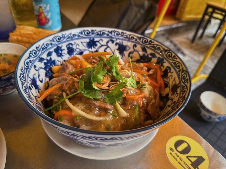 Experiencing Phở Chào's renowned 'Phở-Tine'